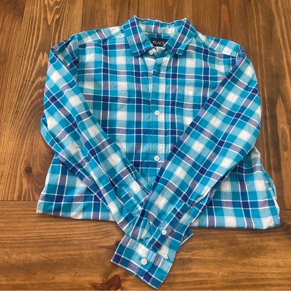 Vineyard Vines Tan Shorts, Ralph Lauren and children place button down tops - Picture 5 of 11